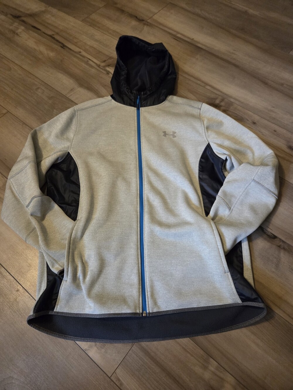 Under Armour Men’s Light Gray Full-Zip Performance Jacket with Black Hood